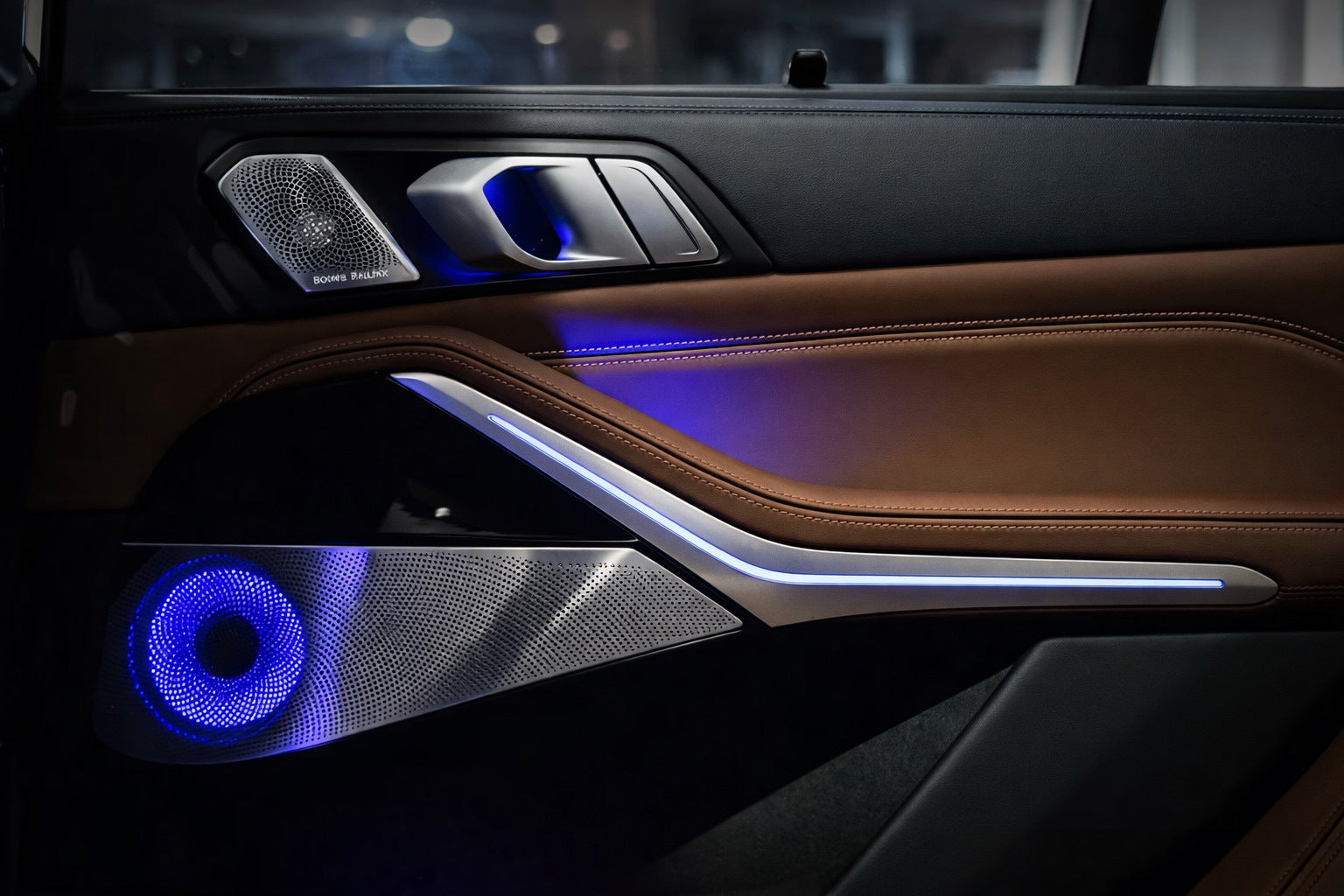 Set of illuminated trim panels Bowers&Wilkins for BMW X5 G05 2019–2026 - image 4