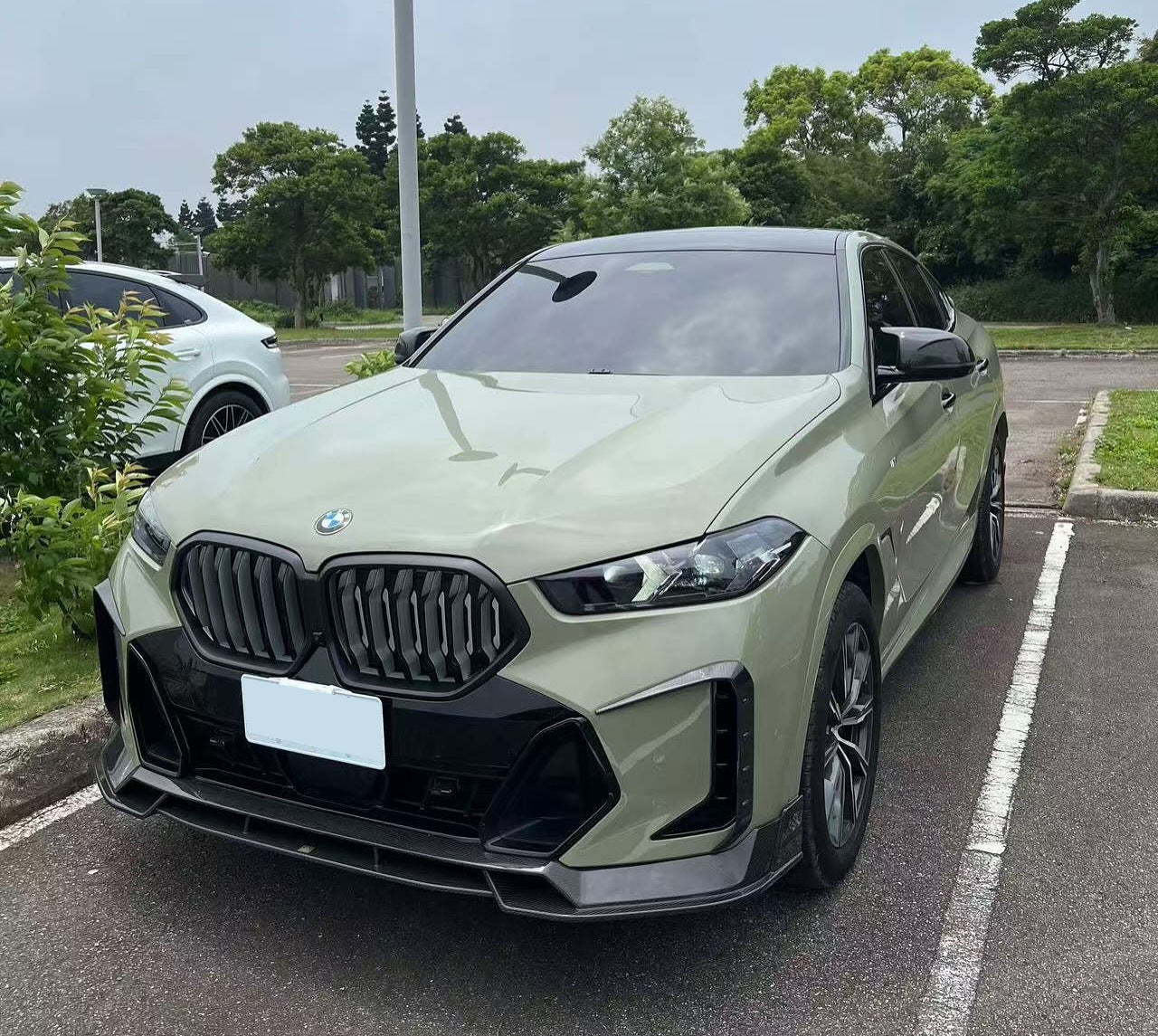 Carbon LMC Body Kit (2023-) for BMW X6 G06 2019–2027 - image 2