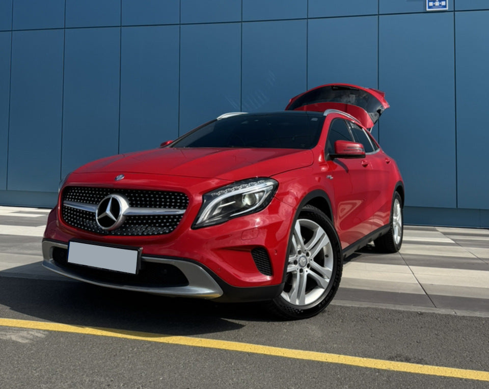 Front Grille Diamond Silver (2014-2016) for Mercedes GLA X156 2014-2019 - image 1