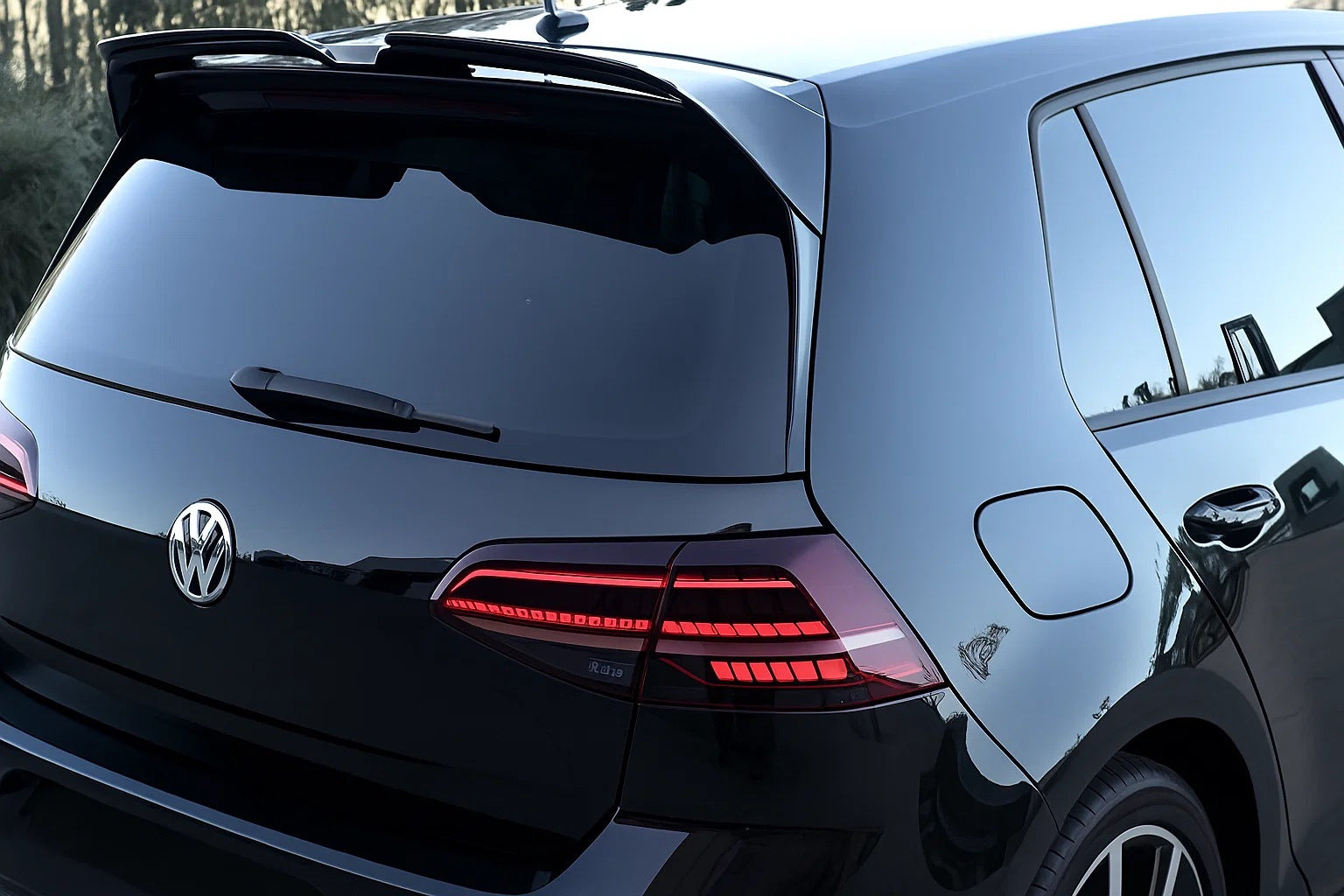 Spoiler DPT V-2 (HB, Gloss Black) for Volkswagen Golf 7/E-Golf 2012-2020 - image 1