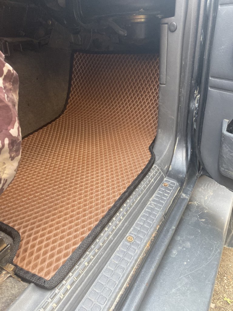 EVA Floor Mats (brick red) for Nissan Patrol Y60 1988-1997 - image 5