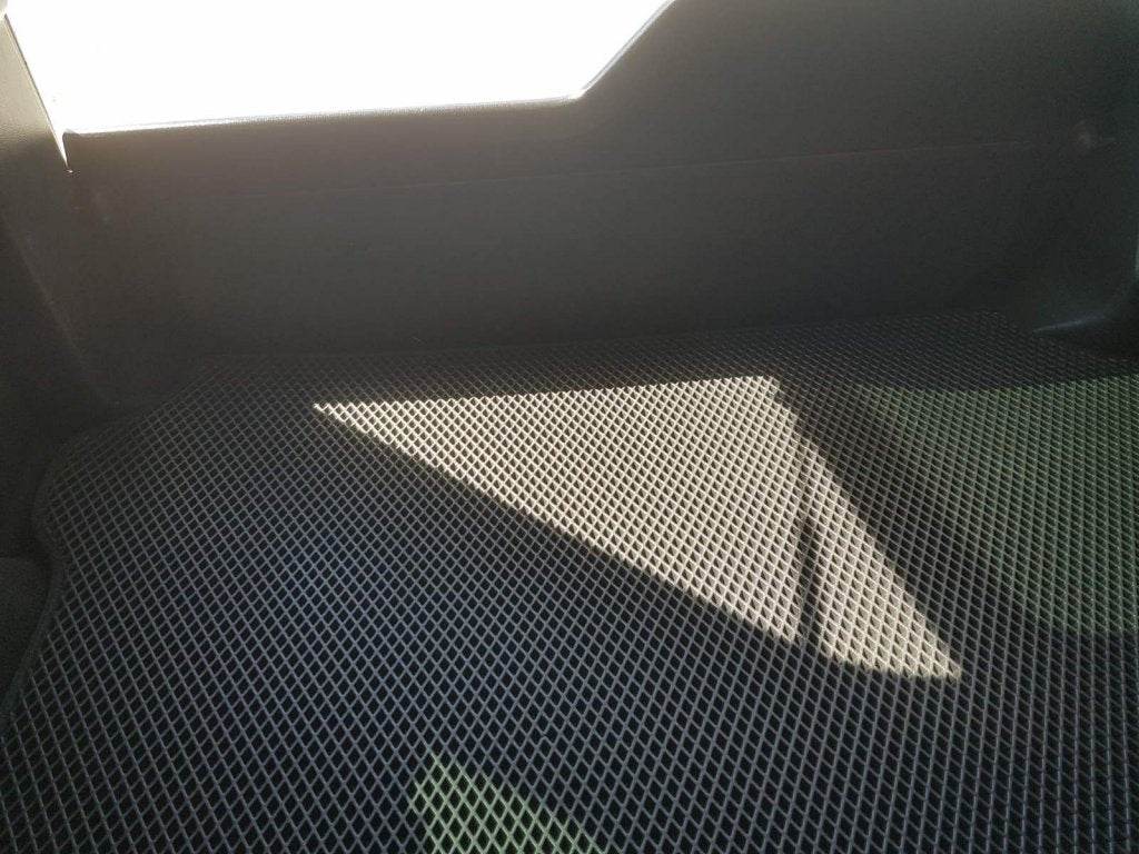Trunk mat (EVA, black) for Land Rover Discovery IV - Reelken Auto