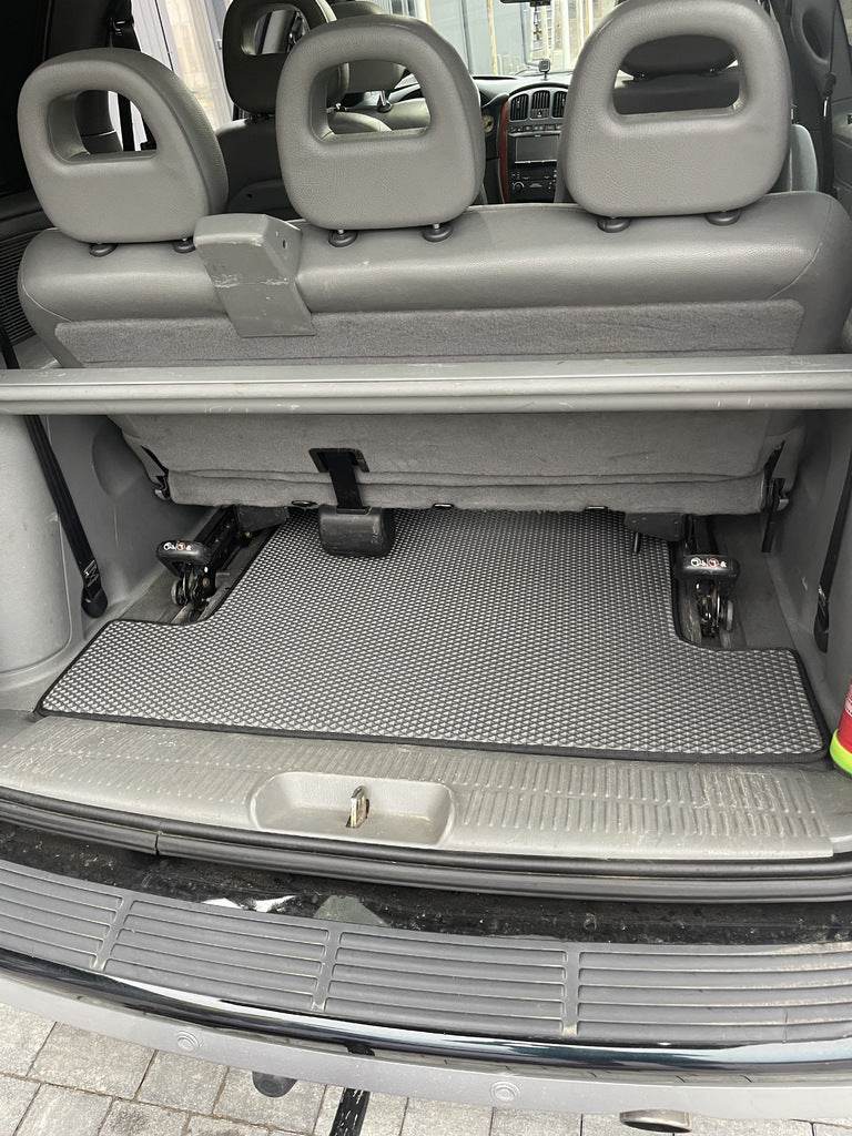 Trunk mat (EVA, black) for Chrysler Voyager 2001-2007 - Reelken Auto