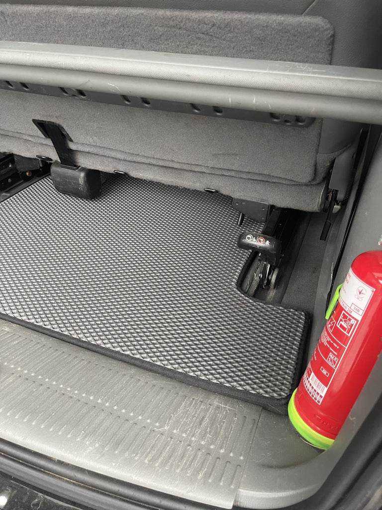 Trunk mat (EVA, black) for Chrysler Voyager 2001-2007 - Reelken Auto