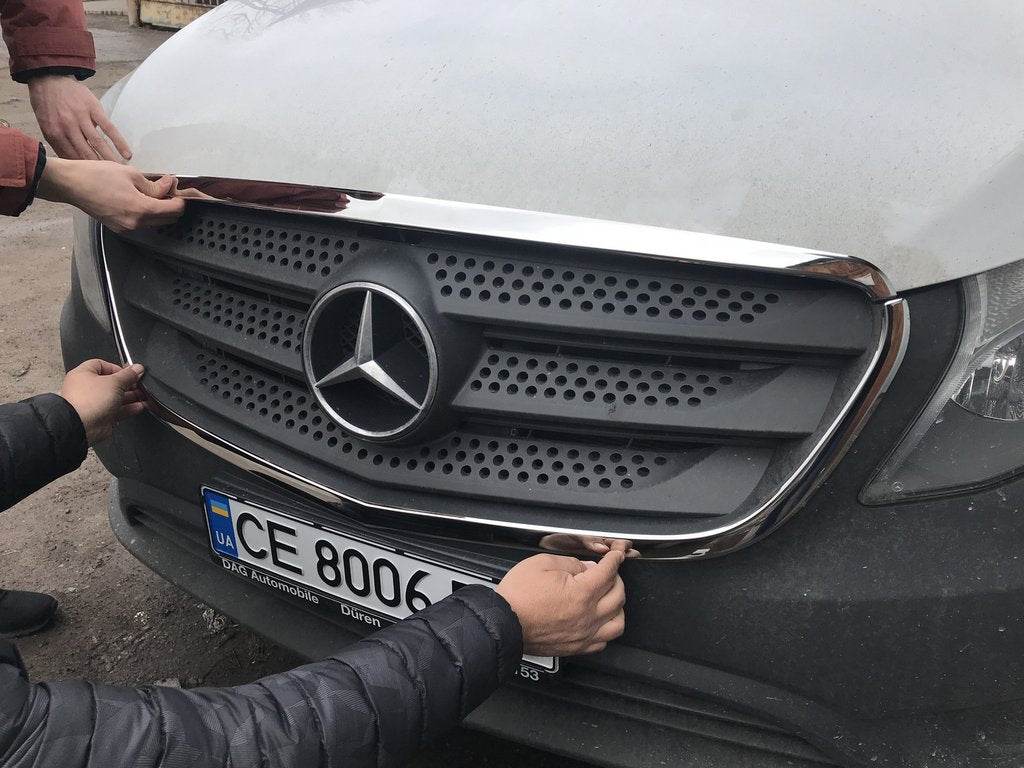 The stroke of the grille (2 PCs, stainless steel) for Mercedes Vito / V-class W447 2014↗ year - Reelken Auto