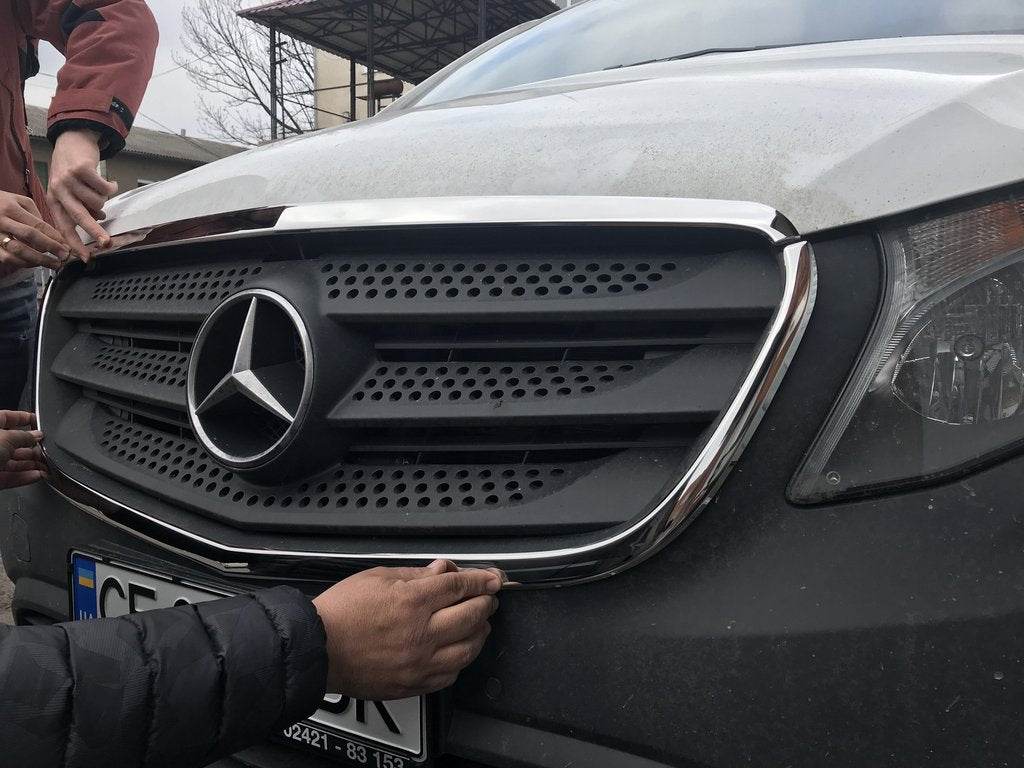 The stroke of the grille (2 PCs, stainless steel) for Mercedes Vito / V-class W447 2014↗ year - Reelken Auto