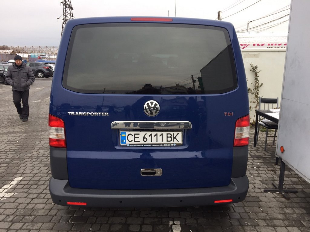 Stainless steel trim above license plate on tailgate for Volkswagen T5 Caravelle 2004-2010 - image 2