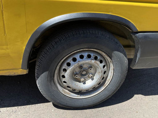 The pads on the arches (4 pieces, plastic) for Volkswagen T4 Caravelle/Multivan - Reelken Auto