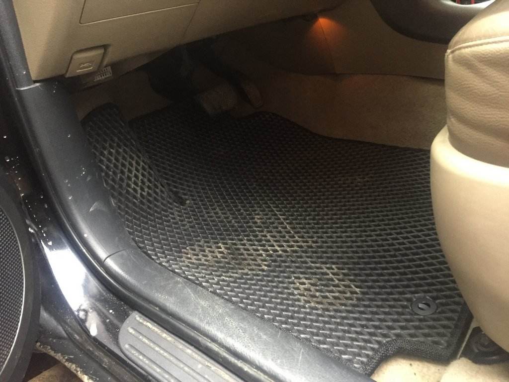 EVA mats (black) for Toyota Rav 4 2006-2013 - Reelken Auto
