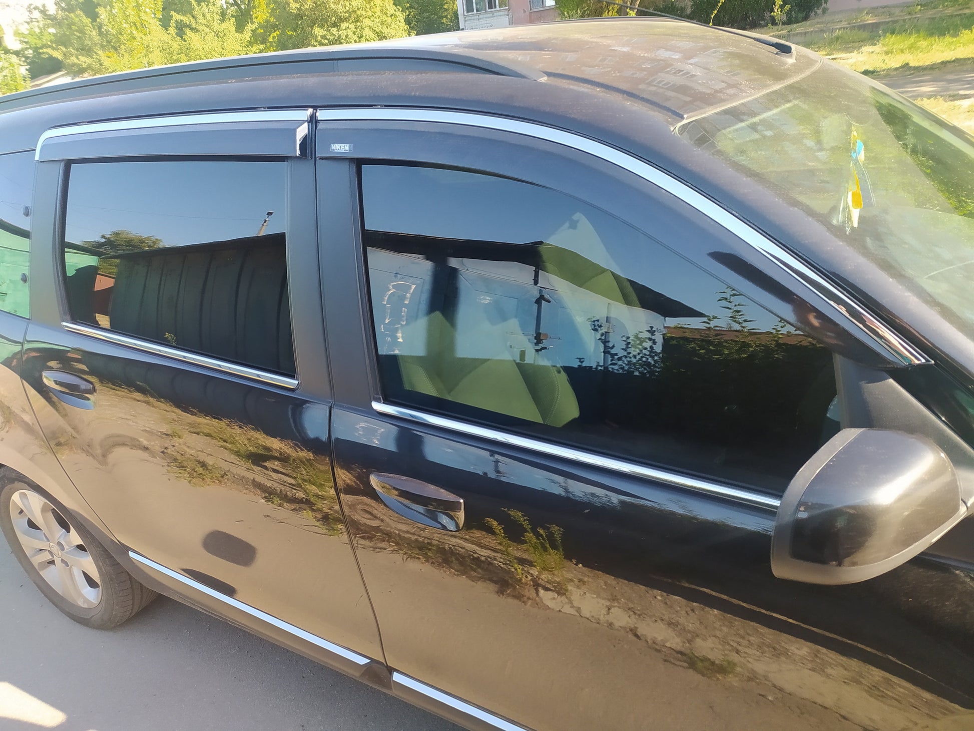 Window deflectors with chrome trim (4 pcs, Niken) for Dacia Lodgy 2012-2022 - image 4