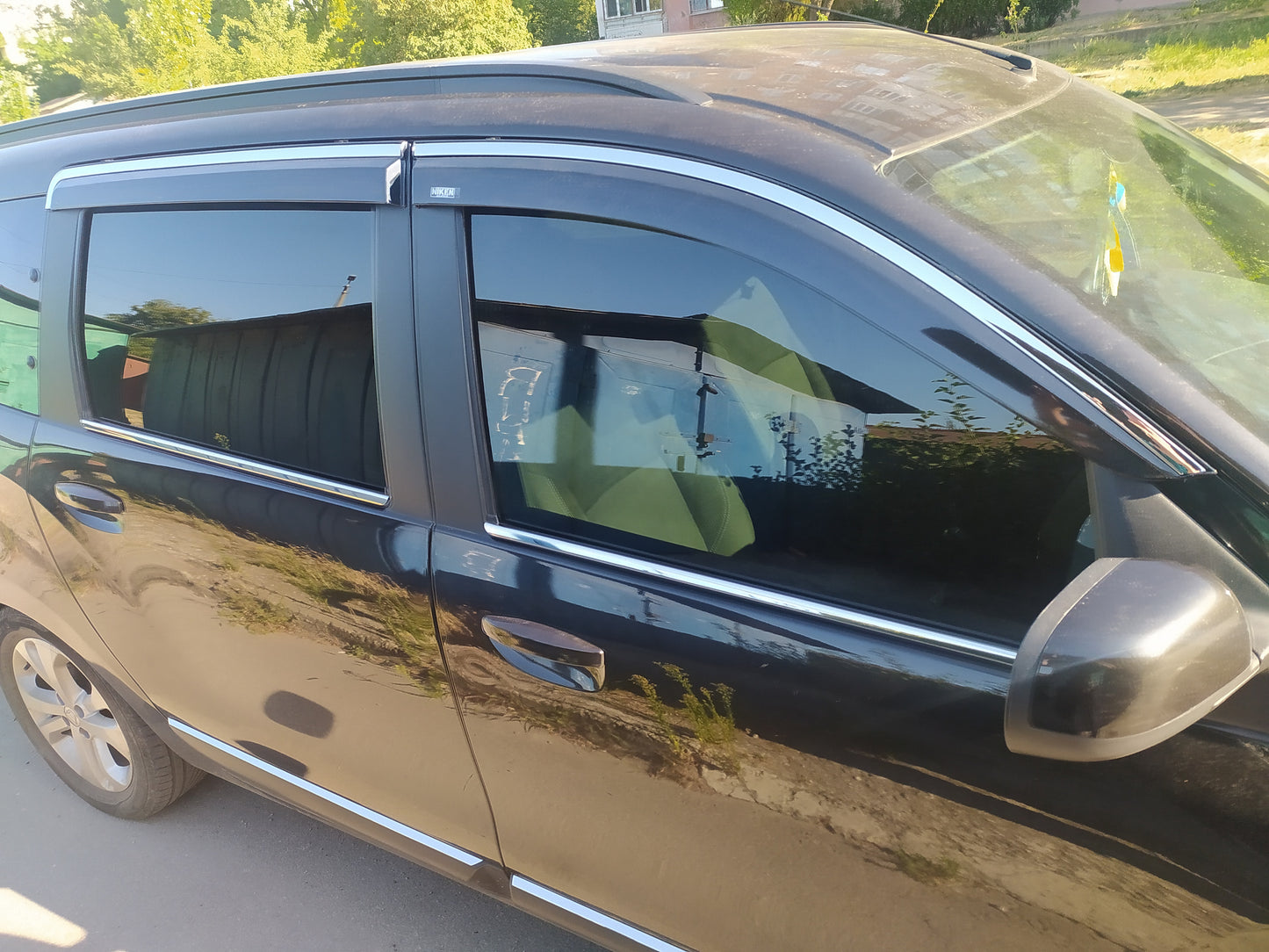 Window deflectors with chrome trim (4 pcs, Niken) for Dacia Lodgy 2012-2022 - image 4