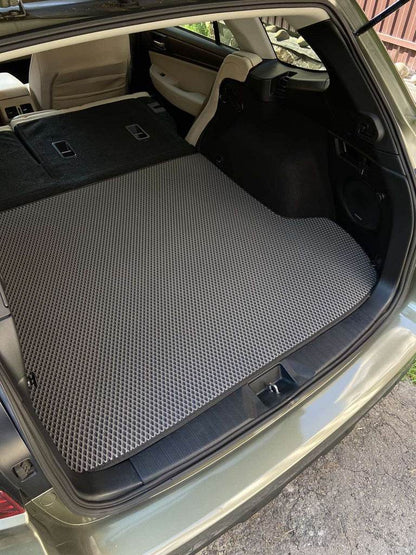 Trunk mat (black, EVA) for Subaru Outback 2014-2019 - Reelken Auto