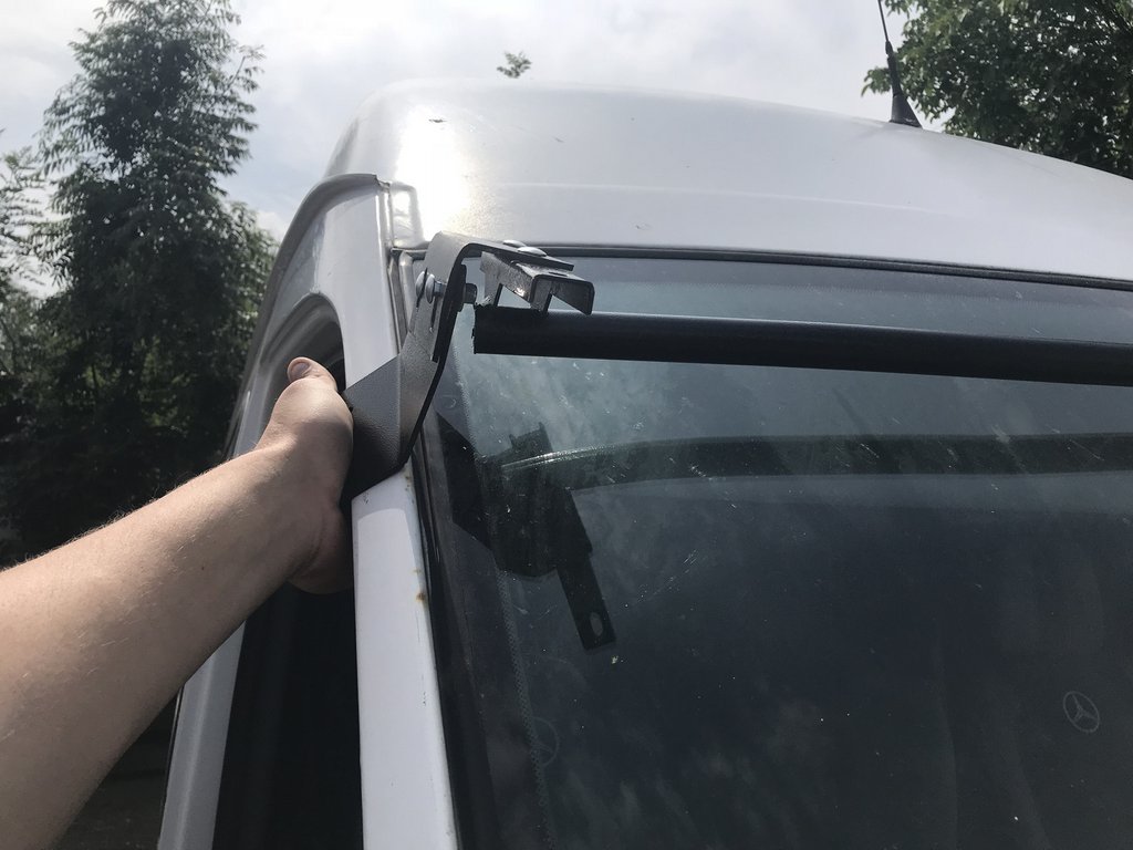 Windshield visor (black gloss, 5mm) for Volkswagen LT 1995-2006 - image 8