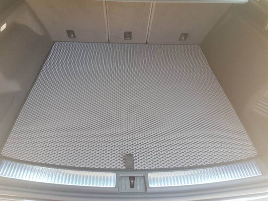 Trunk mat (EVA, black) for Volkswagen Touareg 2018↗ - Reelken Auto