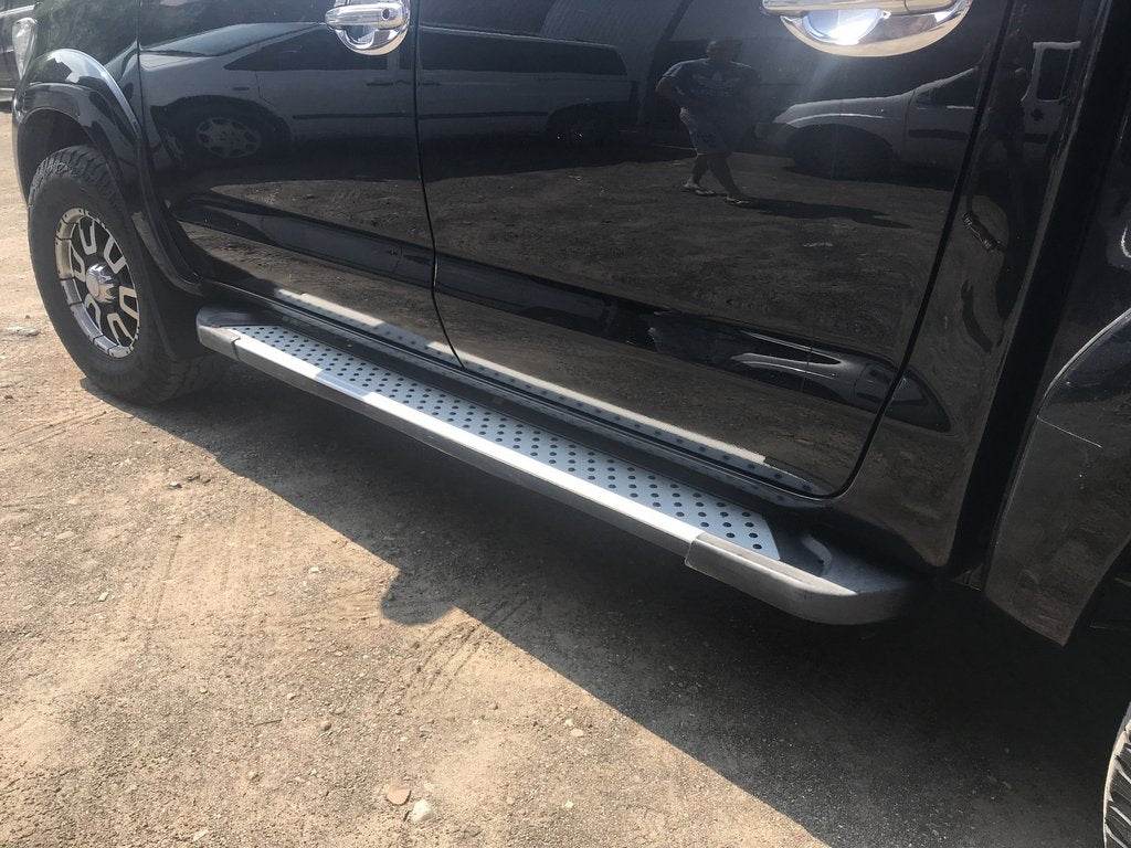 Side sills Allmond Grey (2 pieces, aluminum) for Toyota Hilux 2006-2015 - Reelken Auto