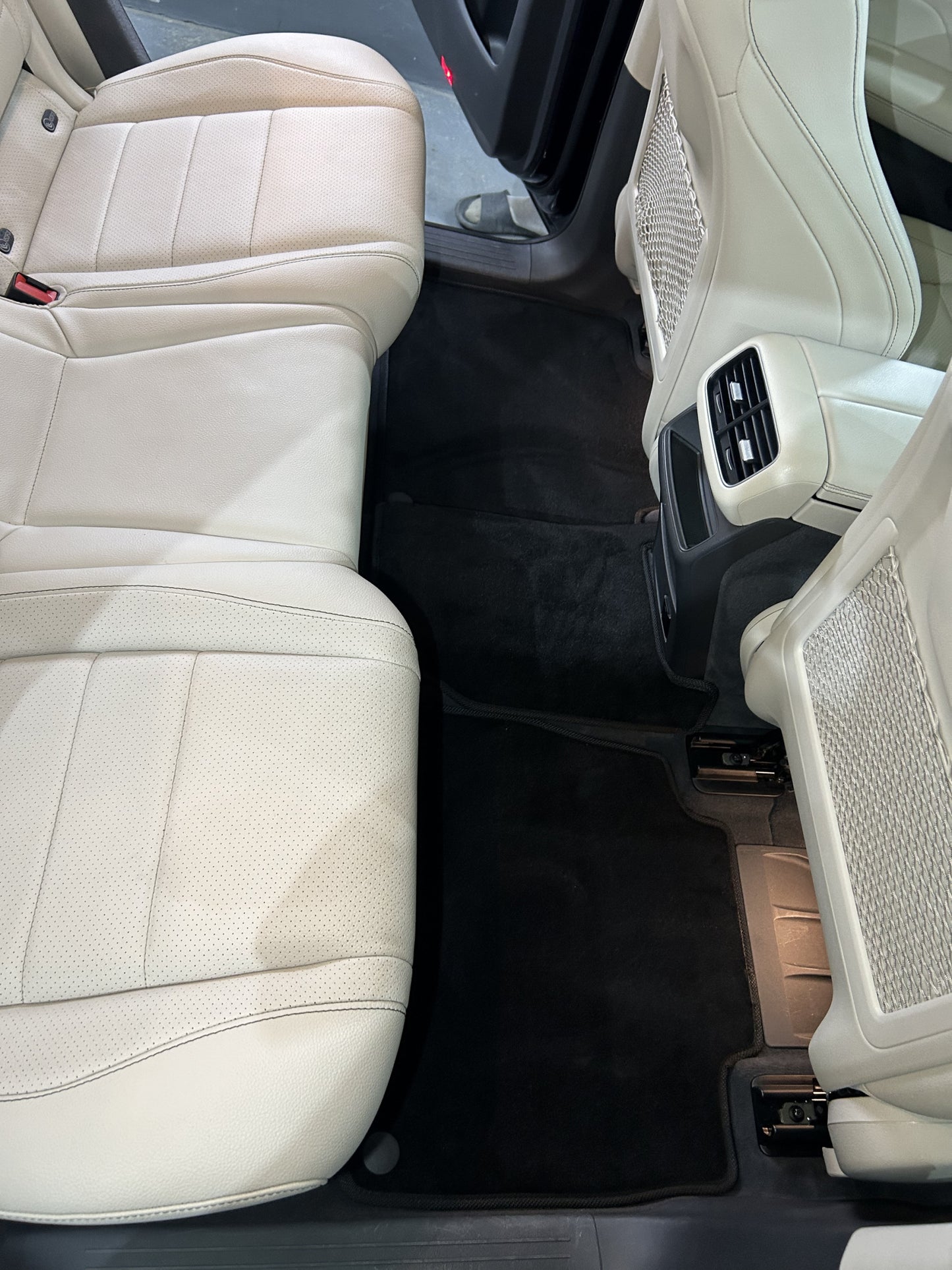 Textile Floor Mats Classic (Black) for Mercedes GLS X167 2019- - image 3