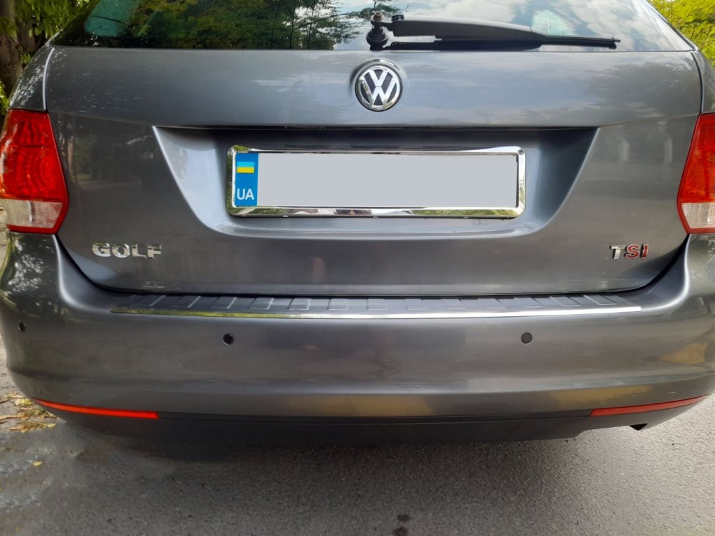 The trim on the rear bumper Carmos (stainless) for Volkswagen Golf 5 - image 8