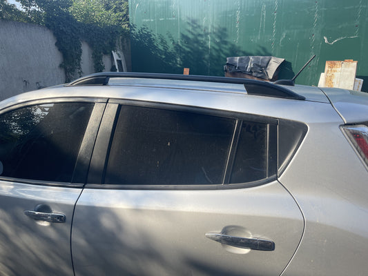 Skyport Roof Rails (black) for Nissan Leaf 2010-2017 - image 1