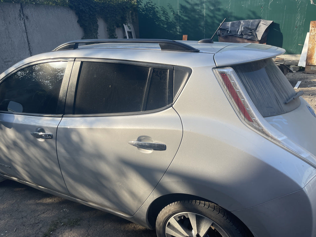 Skyport Roof Rails (black) for Nissan Leaf 2010-2017 - image 2