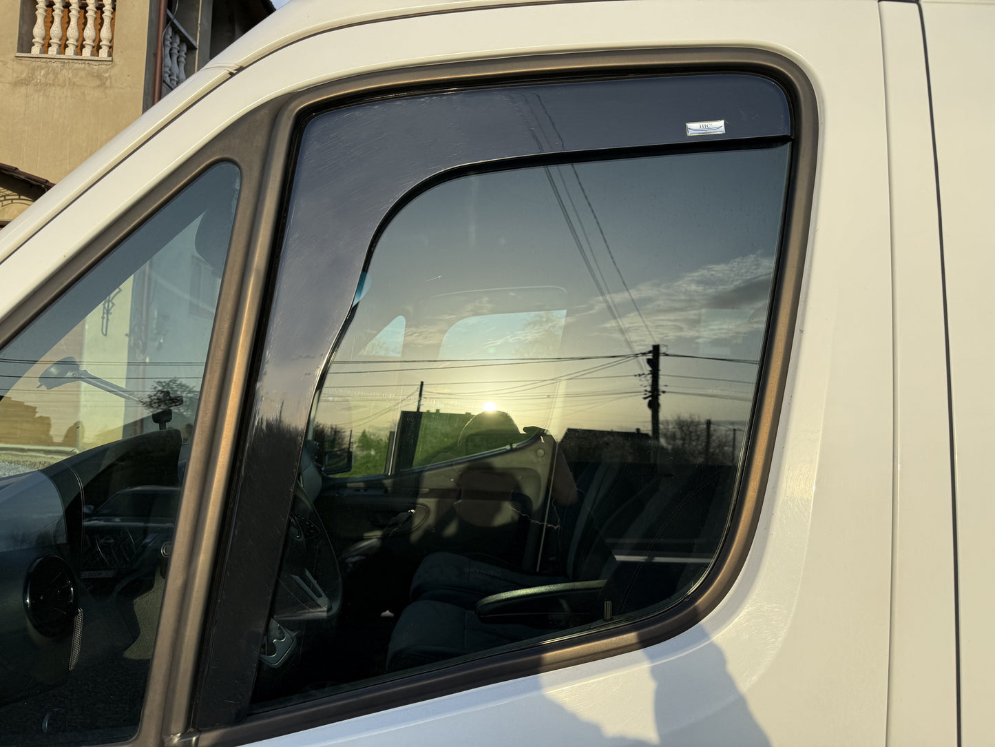 In-channel window deflectors (2 pcs, HIC) for Mercedes Sprinter W907/W910 2018- - image 1