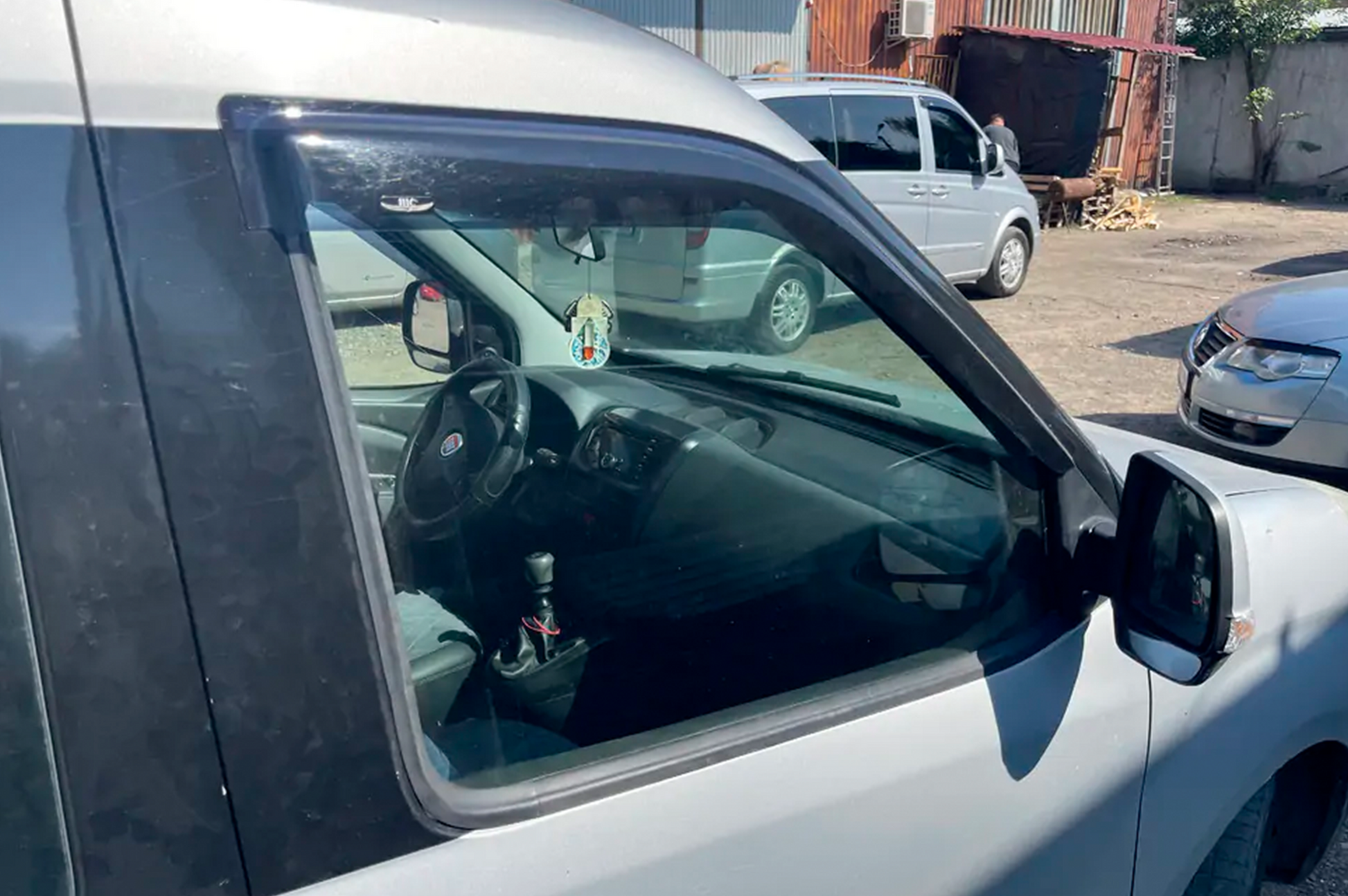 Window Deflectors (2 pcs, HIC) for Opel Combo 2012-2018 - image 1