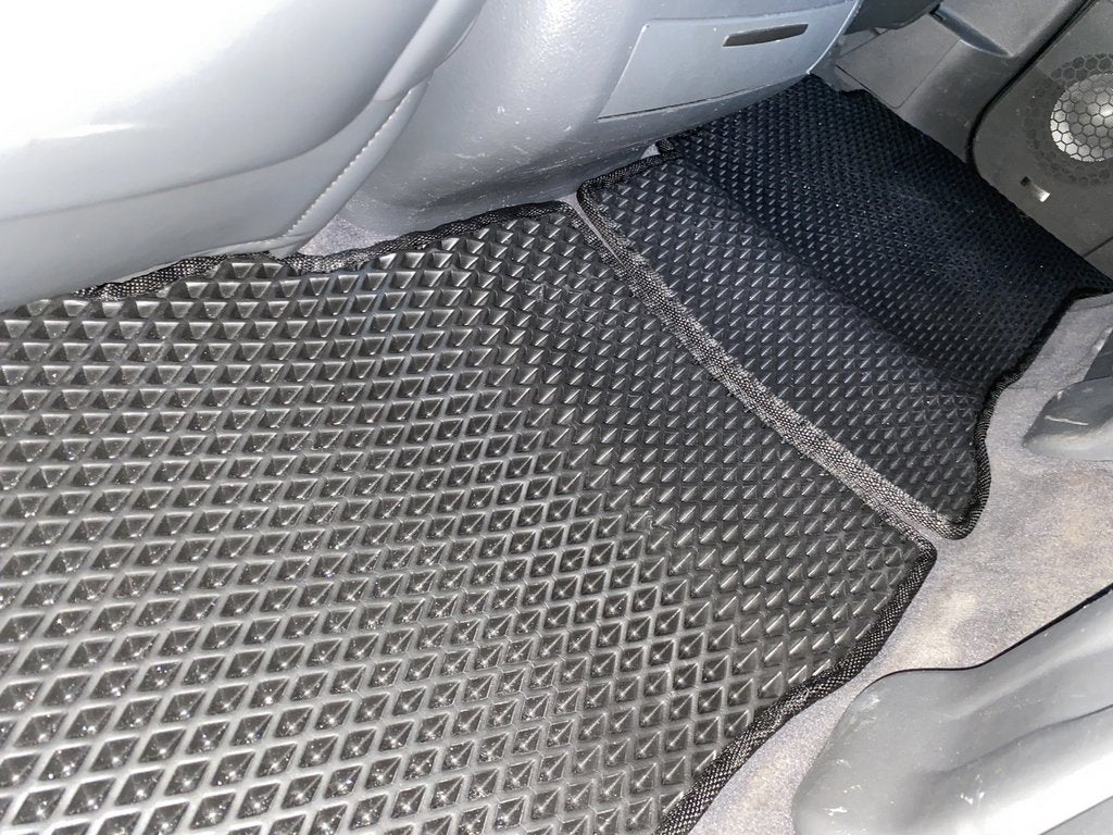 Polyurethane EVA Floor Mats (2007-2012, Black) for Toyota Land Cruiser 200 2007-2021 - image 6