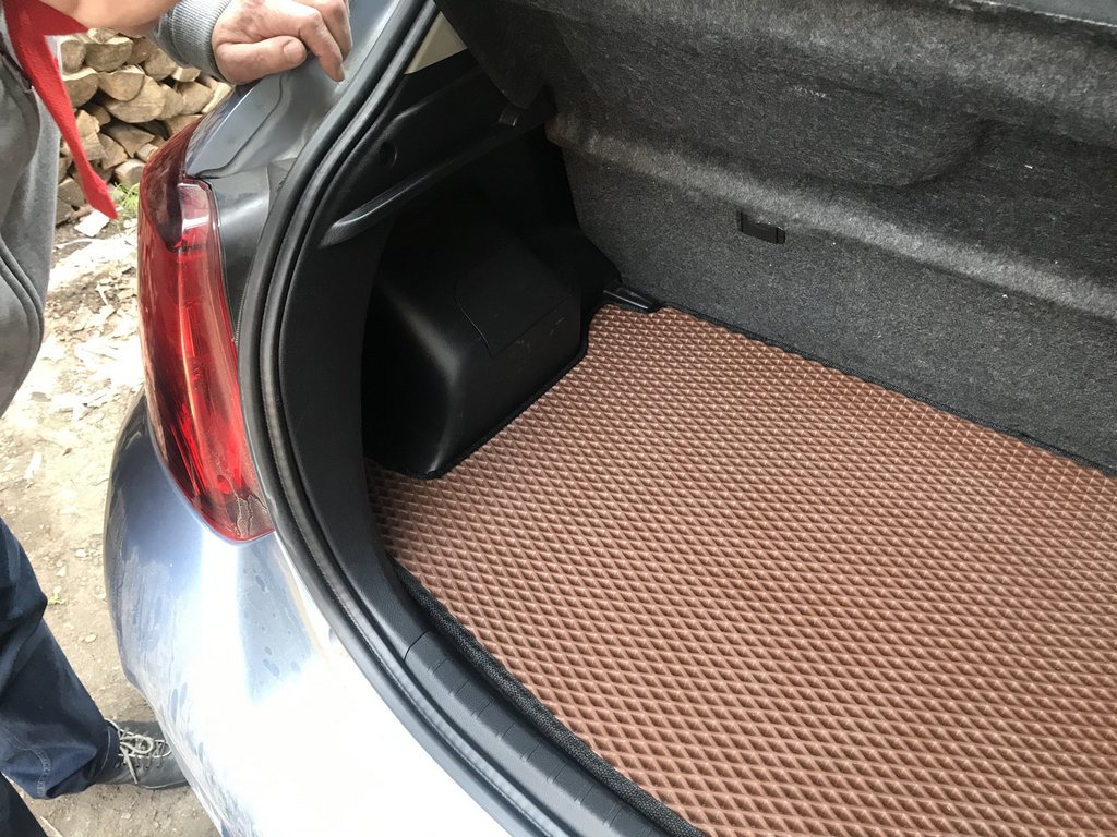 Trunk mat (EVA, brick) for Toyota Yaris 2010-2020 - image 2