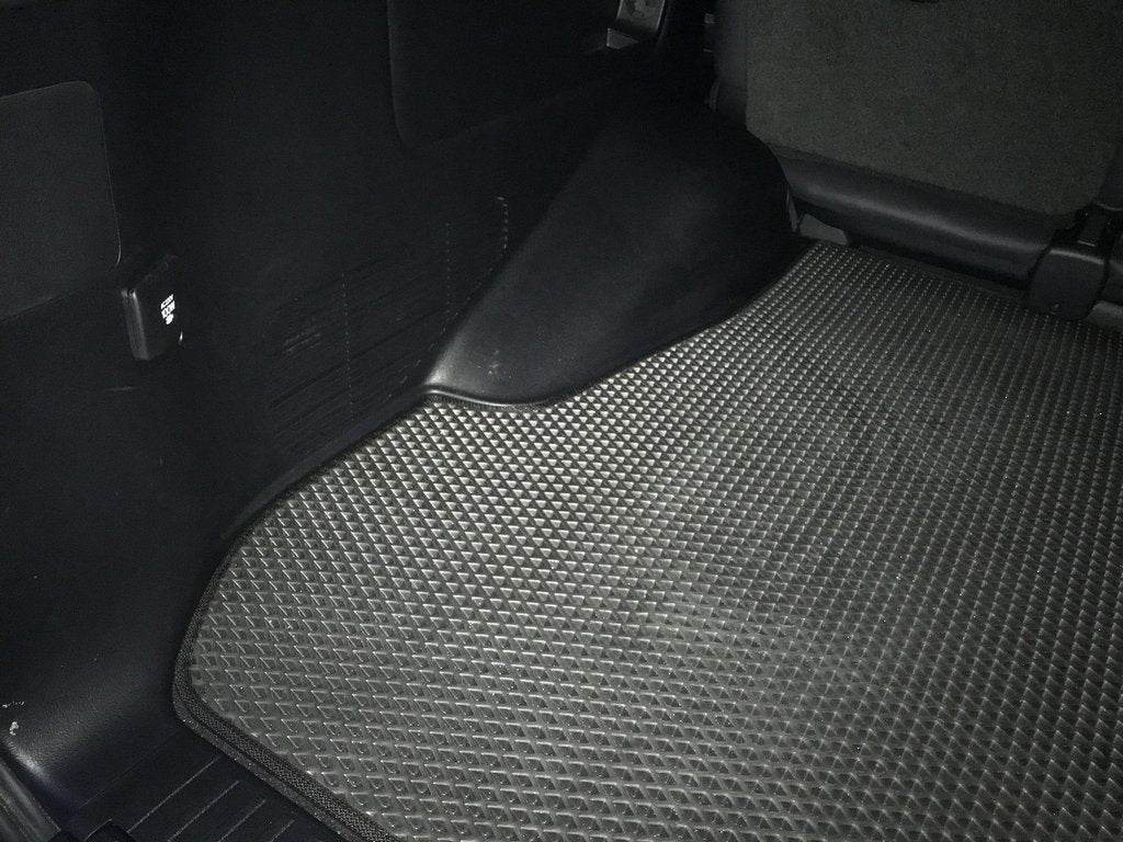 Trunk mat V-1 (EVA, 5 seats, black) for Toyota Land Cruiser 200 - Reelken Auto