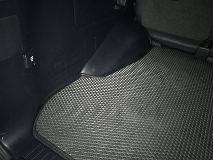 Trunk Mat V-1 (EVA, 5-Seater, Black) for Toyota Land Cruiser 200 2007-2021 - image 4