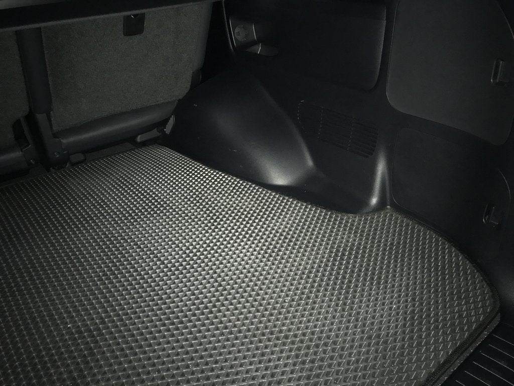 Trunk mat V-1 (EVA, 5 seats, black) for Toyota Land Cruiser 200 - Reelken Auto