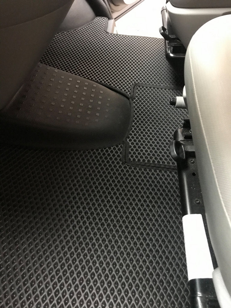 EVA Floor Mats (black, front, for 1+1) for Volkswagen T5 Multivan 2003-2010 - image 5