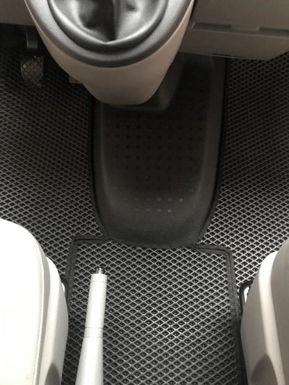 EVA Floor Mats (black, front, for 1+1) for Volkswagen T5 Caravelle 2004-2010 - image 8