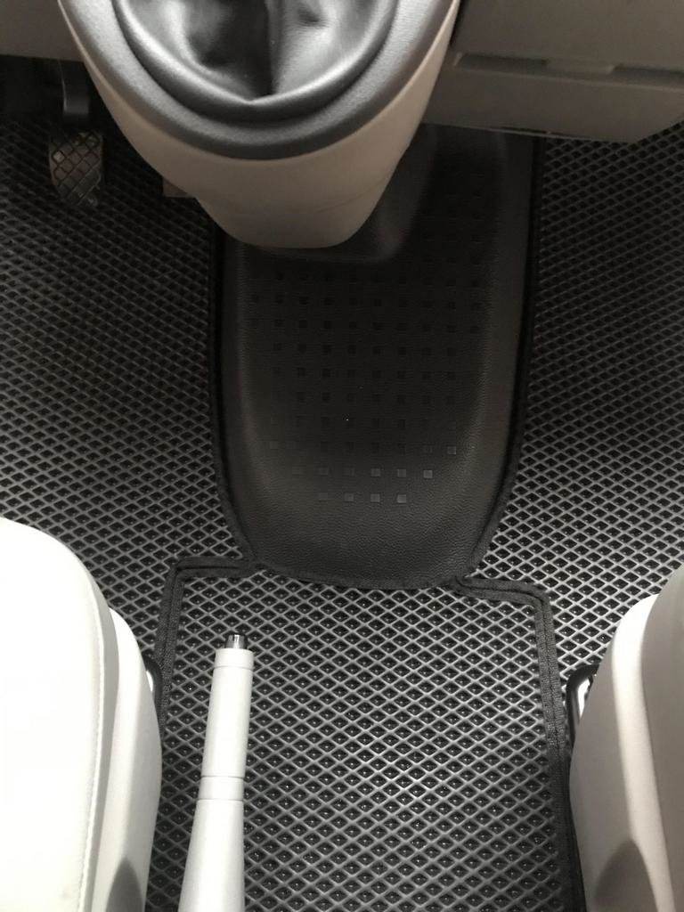 EVA floor mats (black, front, for 1+1) for Volkswagen T5 2010-2015 - Reelken Auto