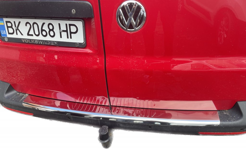 Rear bumper protector with lip (Carmos V1, stainless steel) for Volkswagen T5 Multivan 2003–2010 - image 5