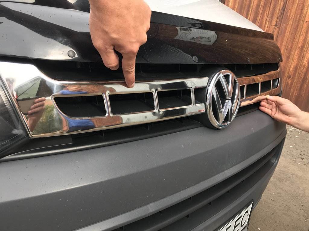 Lining on the grille (Carmos, 2 piece, stainless.) for Volkswagen T5 2010-2015 - Reelken Auto