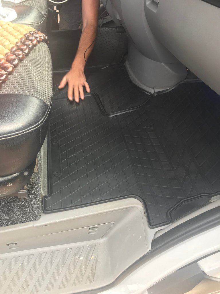 Rubber Floor Mats (3 pcs, Stingray) for Volkswagen Crafter 2006-2016 - image 2