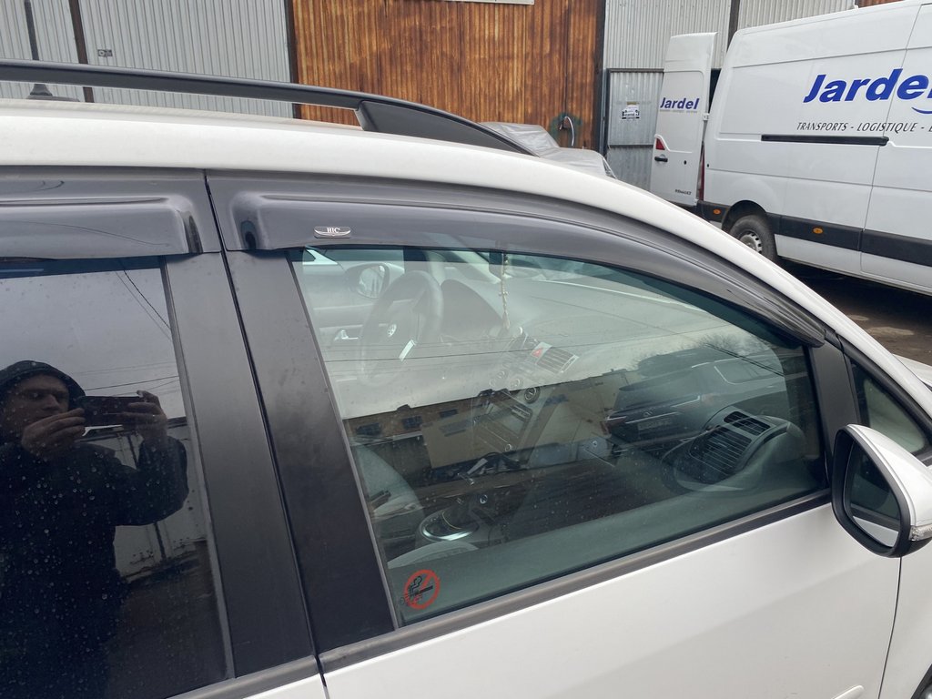 Window Deflectors (4 pcs, HIC) for Volkswagen Touran 2010-2015 - image 3