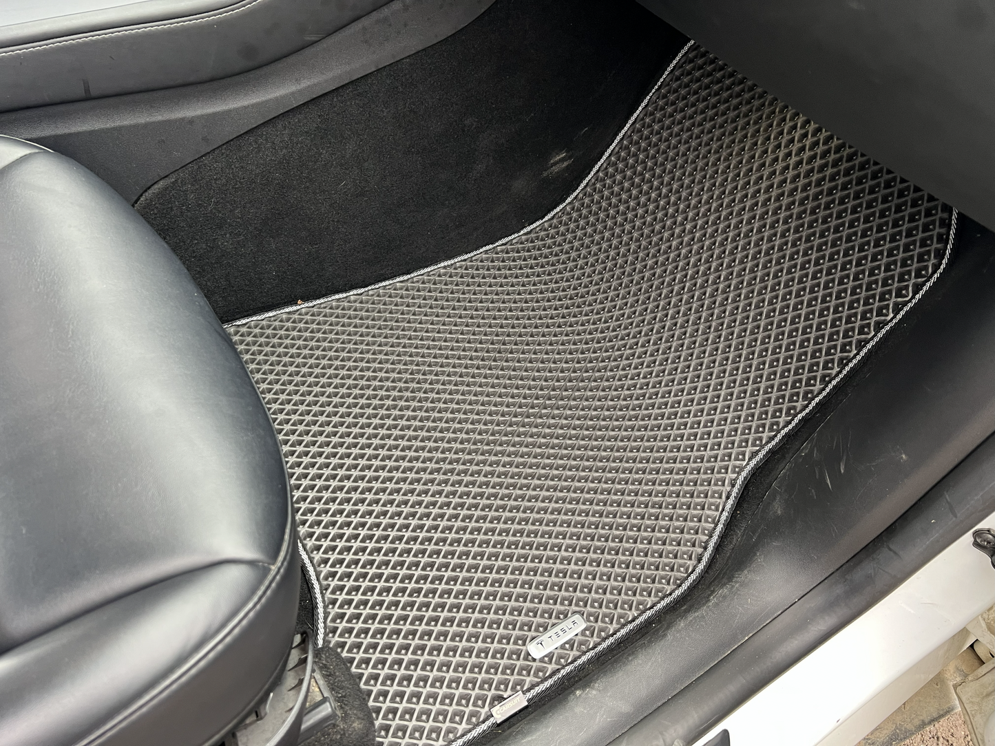 EVA Floor Mats (5-Seater, Black) for Tesla Model Y 2020- - image 7