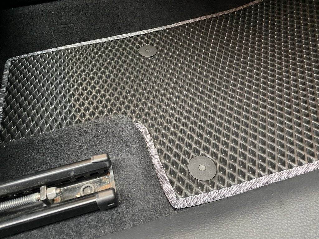 Polyurethane mats (3 rows, EVA, black) for Volkswagen Sharan 2010↗ - Reelken Auto