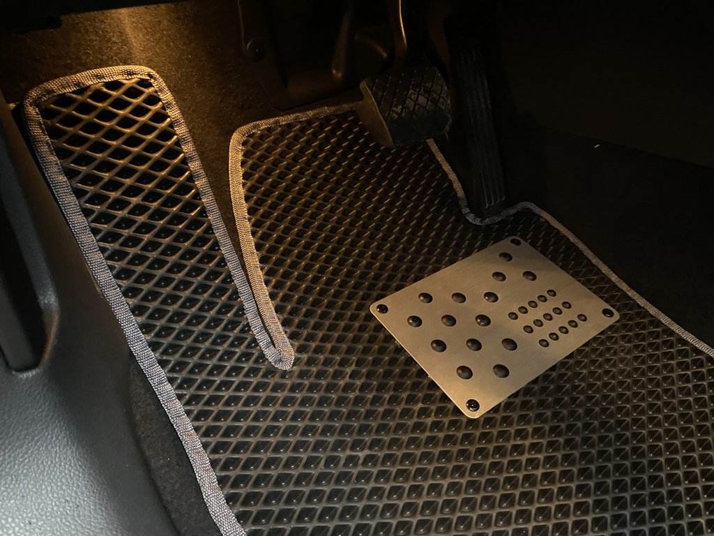 Polyurethane mats (3 rows, EVA, black) for Volkswagen Sharan 2010↗ - Reelken Auto