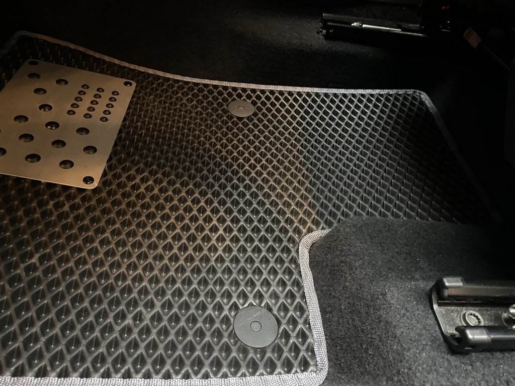 Polyurethane mats (3 rows, EVA, black) for Volkswagen Sharan 2010↗ - Reelken Auto