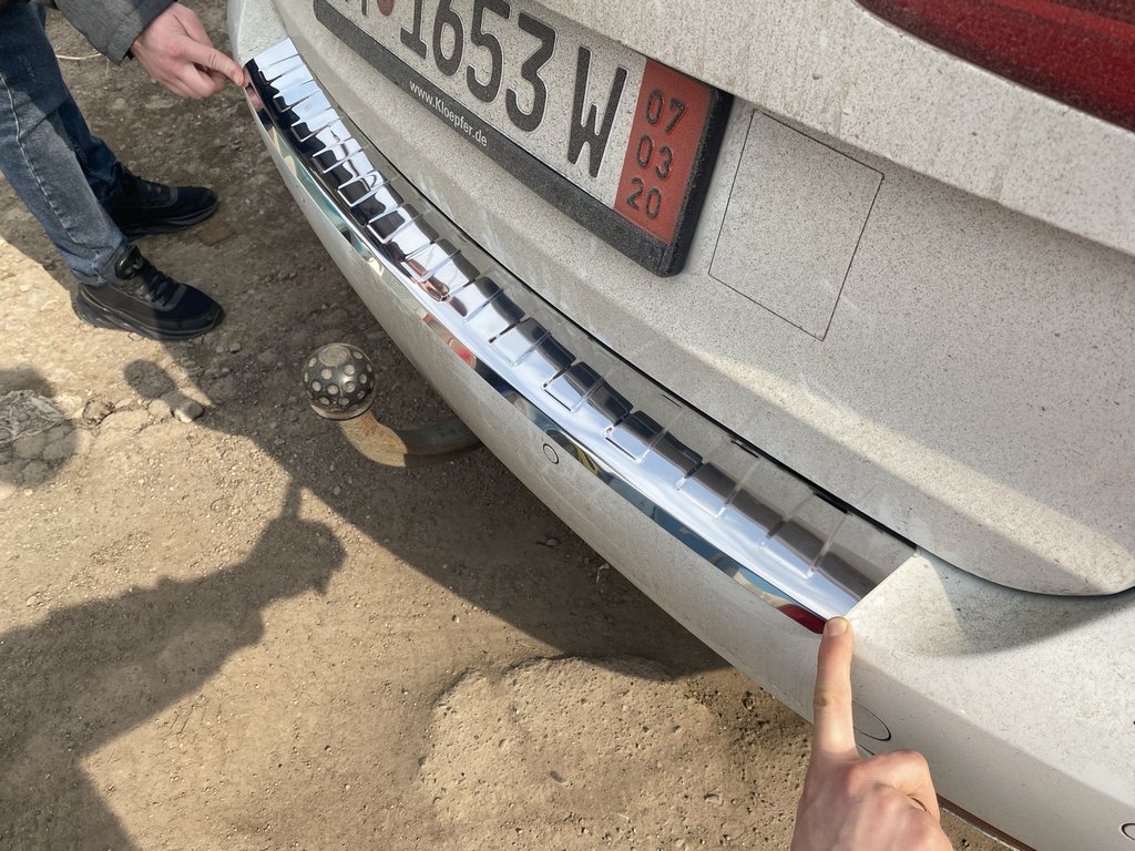 Rear Bumper Protector Carmos Stainless Steel for Volkswagen Touran 2010-2015 - image 4