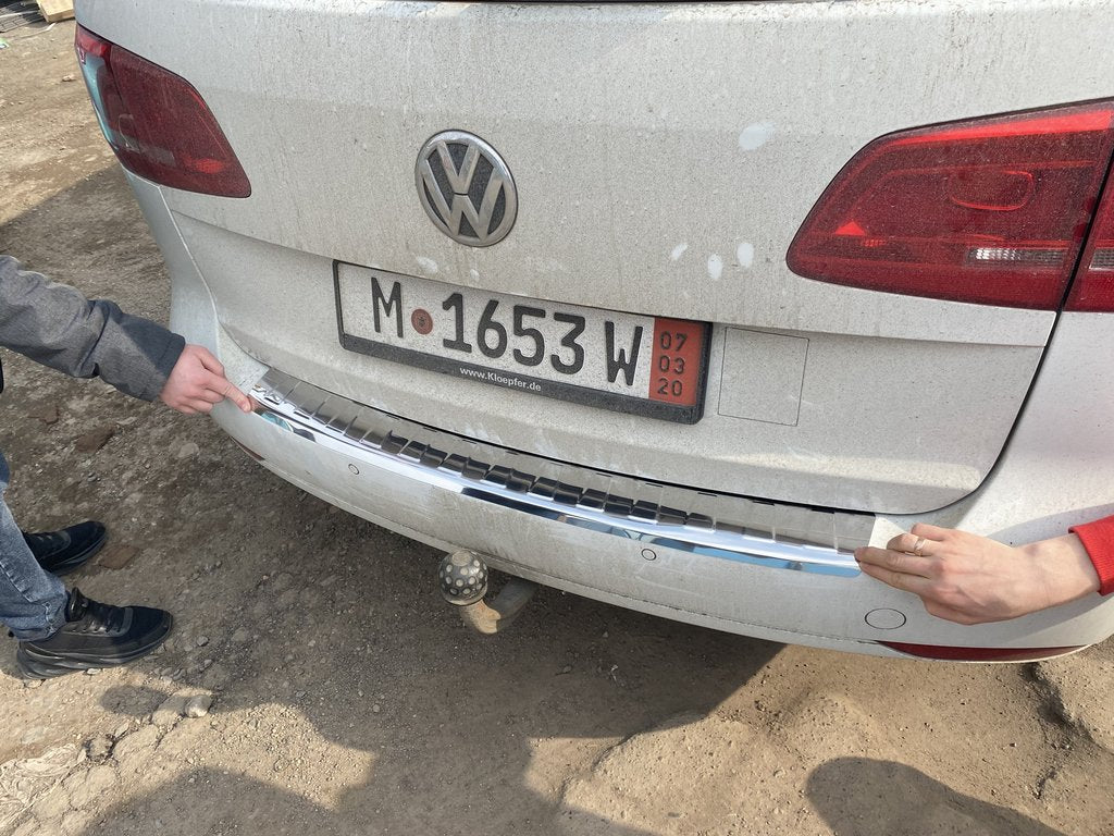 Rear Bumper Protector Carmos Stainless Steel for Volkswagen Touran 2010-2015 - image 2