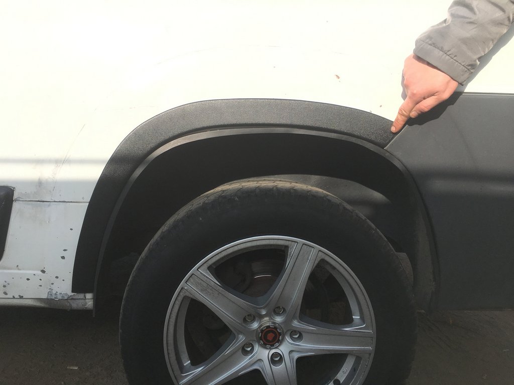 The pads on the arches (4 pieces, black) for Peugeot Boxer 2006-2025 - image 3
