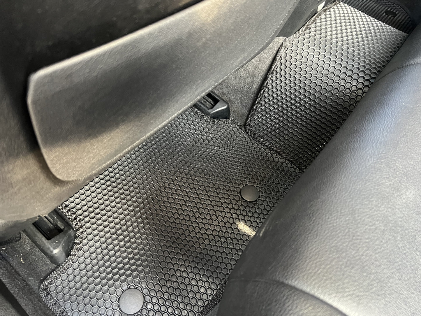 Rubber floor mats Carsuit 2013-2016 (black) for BMW 5 Series F-10/11/07 2010-2016 - image 4