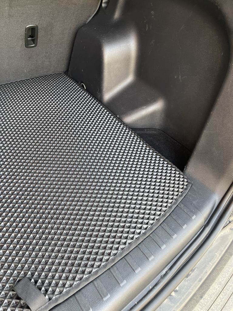 A cargo Mat (EVA black) for Land Rover Freelander II - Reelken Auto