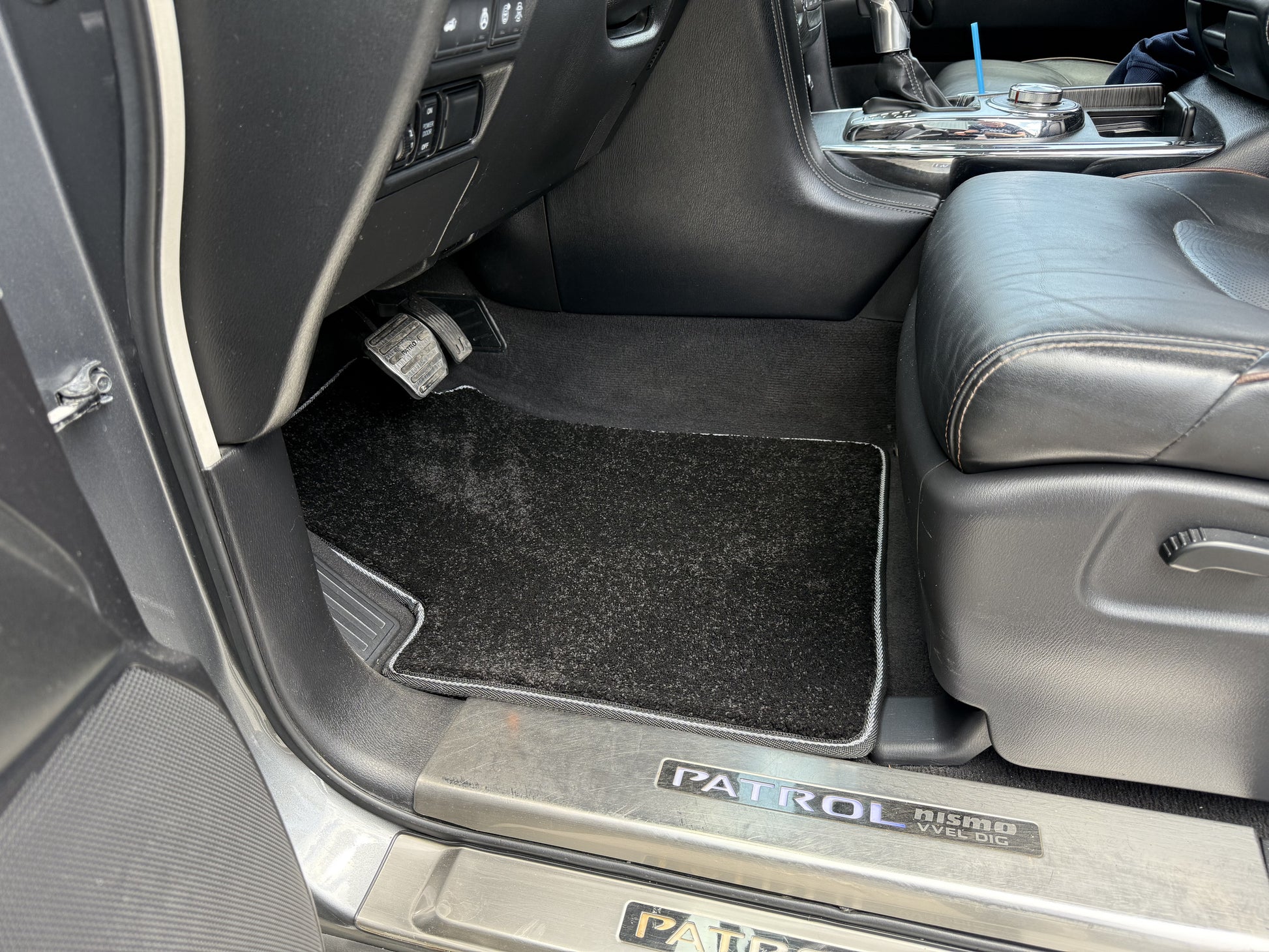 Deluxe Textile Floor Mats (3 Rows, Black) for Nissan Patrol Y62 2010-2024 - image 8