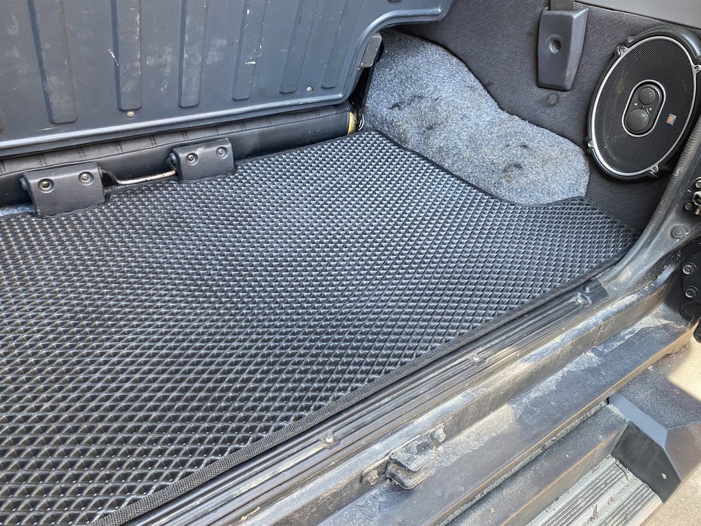 Trunk Mat Short (EVA, Black) for Nissan Patrol Y60 1988-1997 - image 4