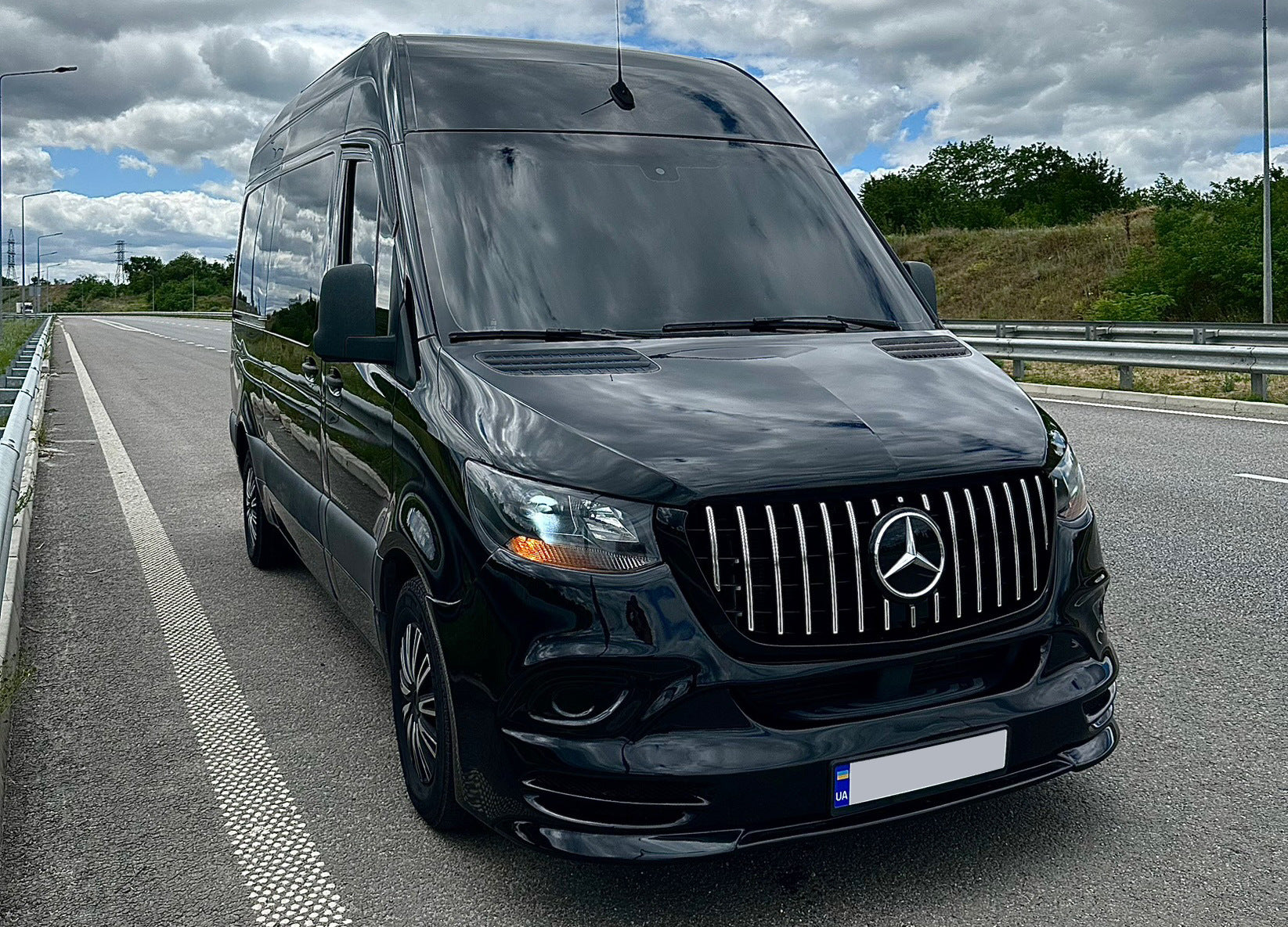 Panamericana GT Chrome Premium V1 Front Grille for Mercedes Sprinter W907/W910 2018↗ - image 8
