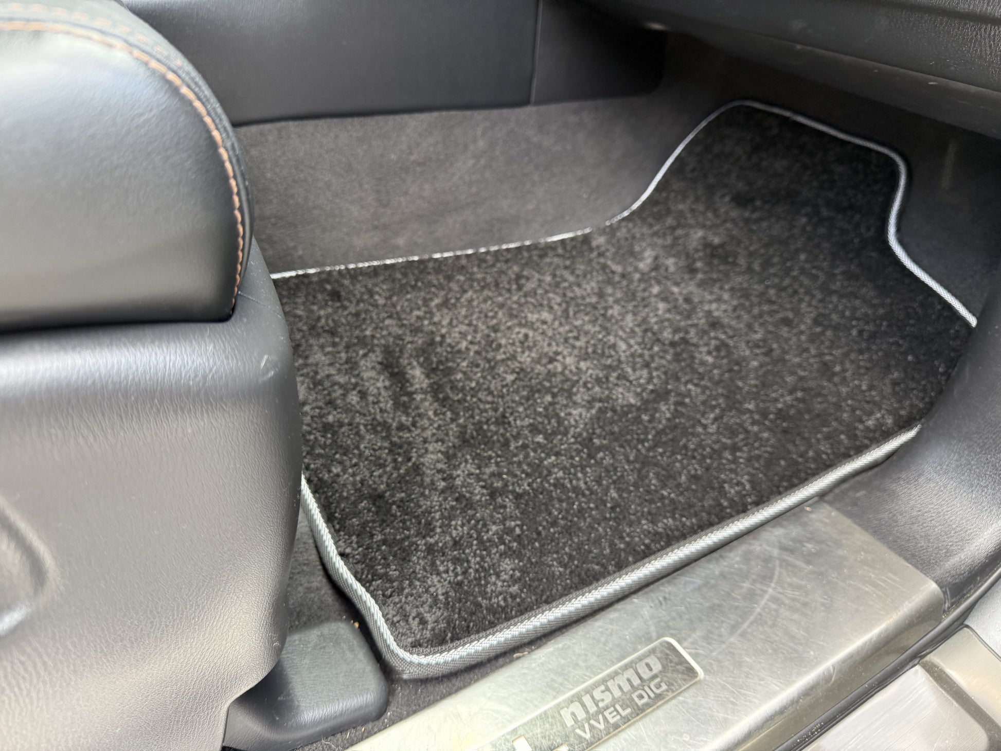 Deluxe Textile Floor Mats (3 Rows, Black) for Nissan Patrol Y62 2010-2024 - image 13